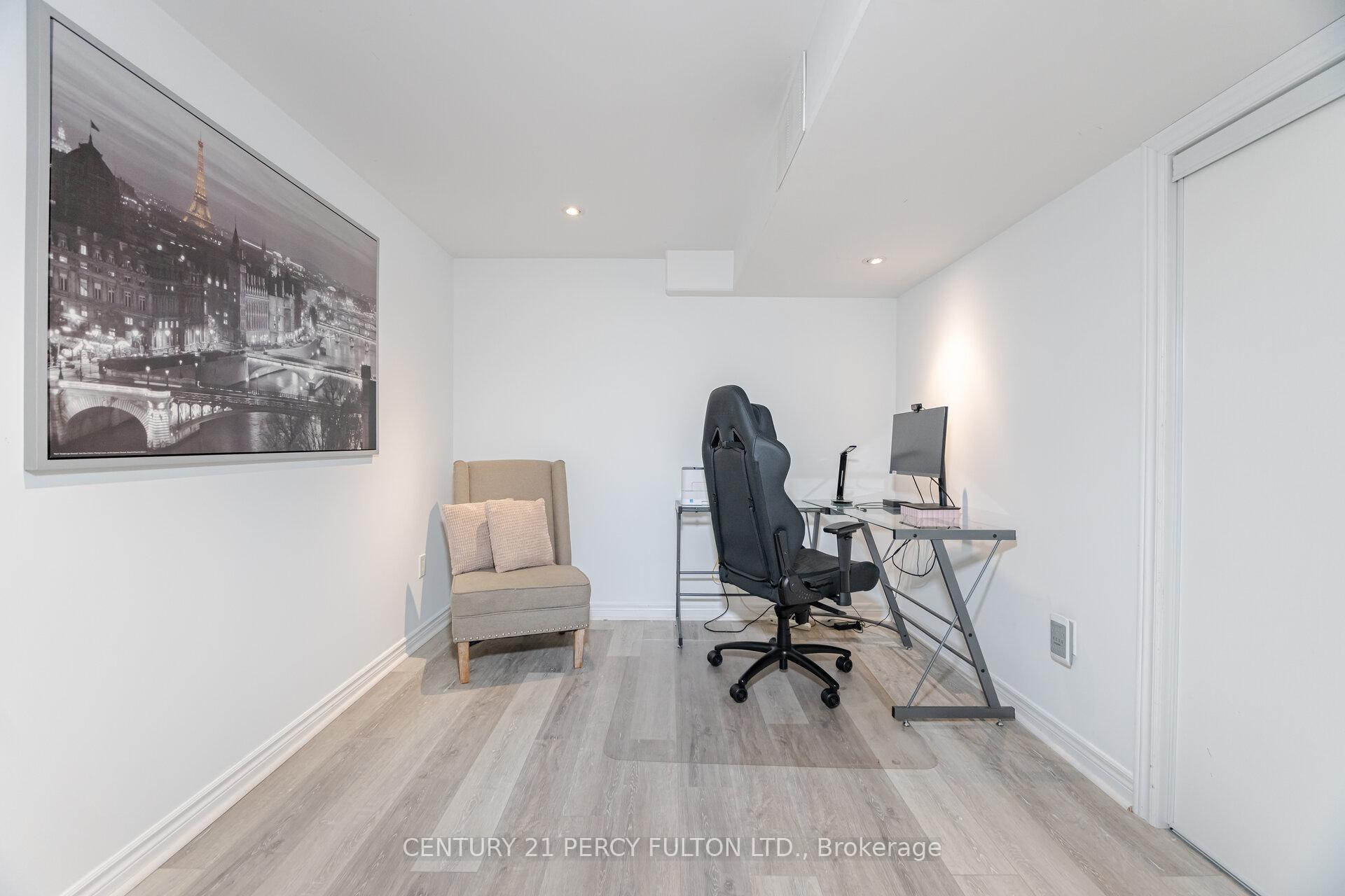 Photo 32 of 61 Fencerow Drive, Whitby, Rolling Acres — HOMEH
