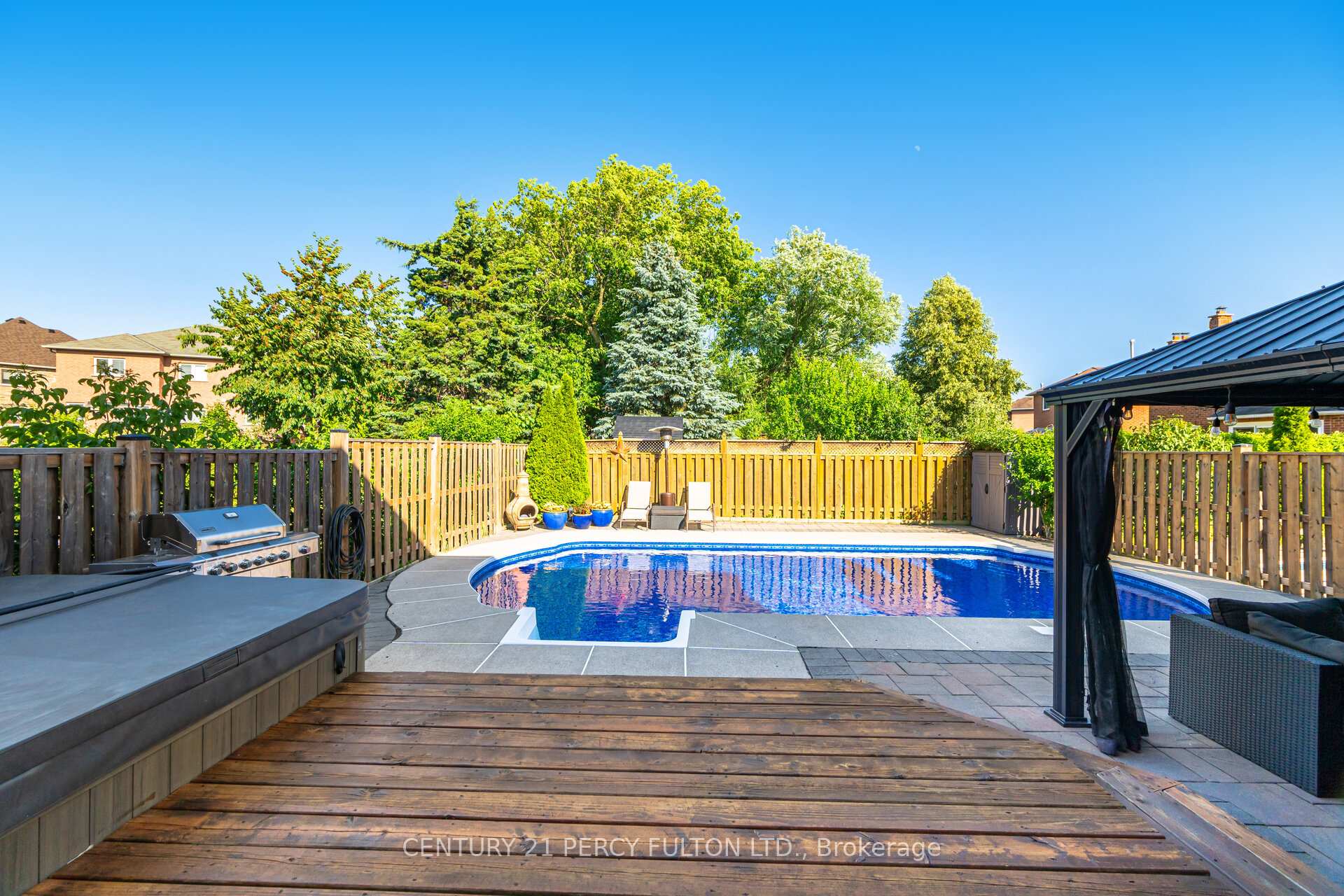 Photo 34 of 61 Fencerow Drive, Whitby, Rolling Acres — HOMEH