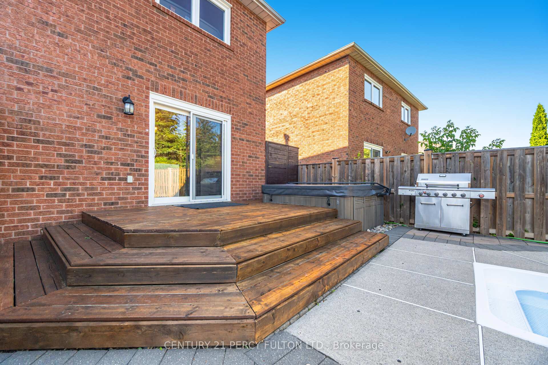 Photo 35 of 61 Fencerow Drive, Whitby, Rolling Acres — HOMEH