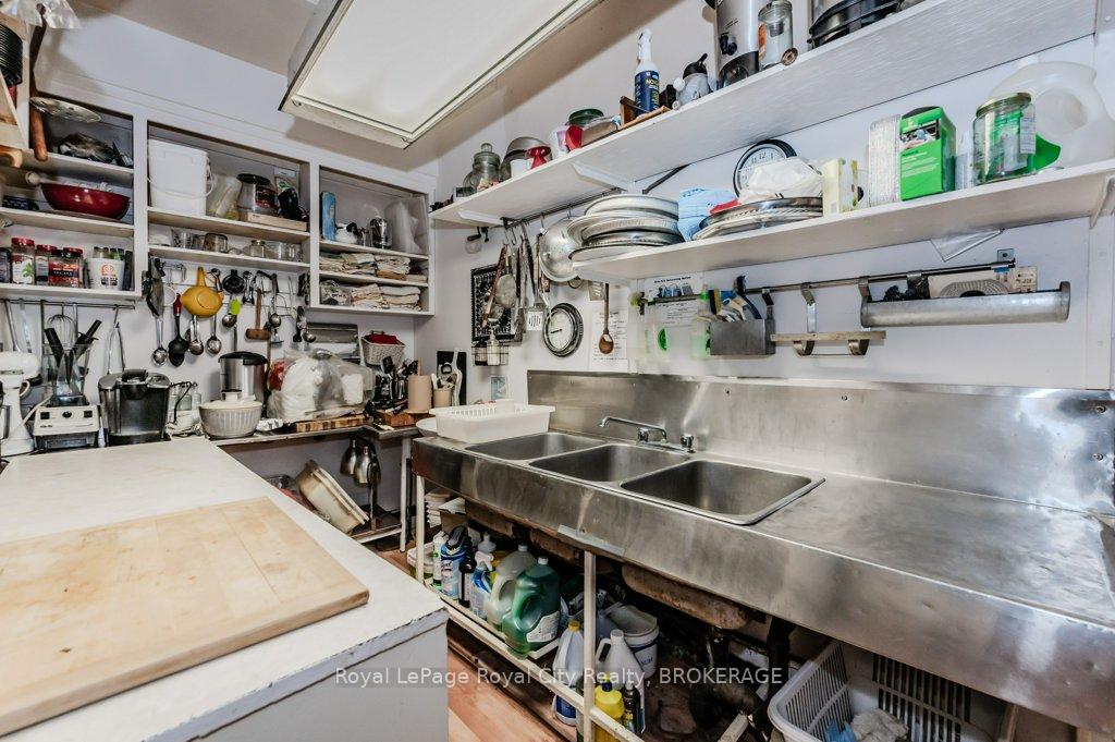 Photo 9 of 1303 Maryhill Road E, Woolwich, Breslau/Bloomingdale/Maryhill — HOMEH