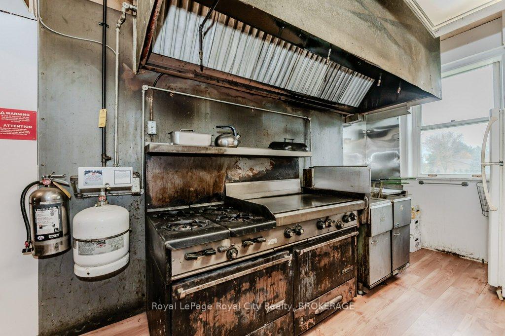 Photo 10 of 1303 Maryhill Road E, Woolwich, Breslau/Bloomingdale/Maryhill — HOMEH