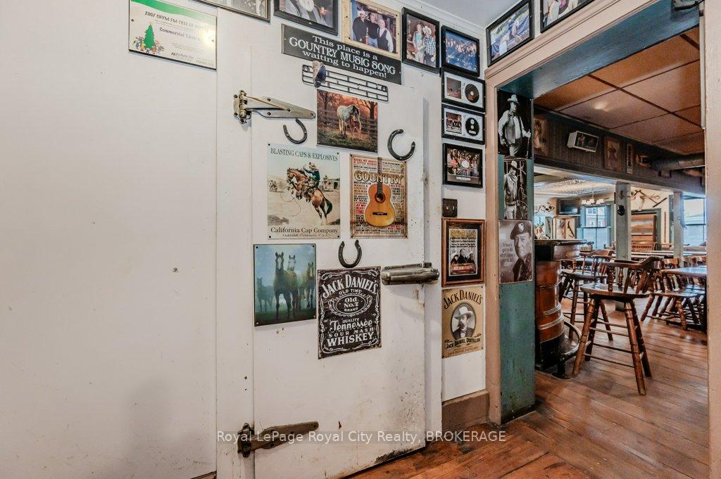 Photo 12 of 1303 Maryhill Road E, Woolwich, Breslau/Bloomingdale/Maryhill — HOMEH