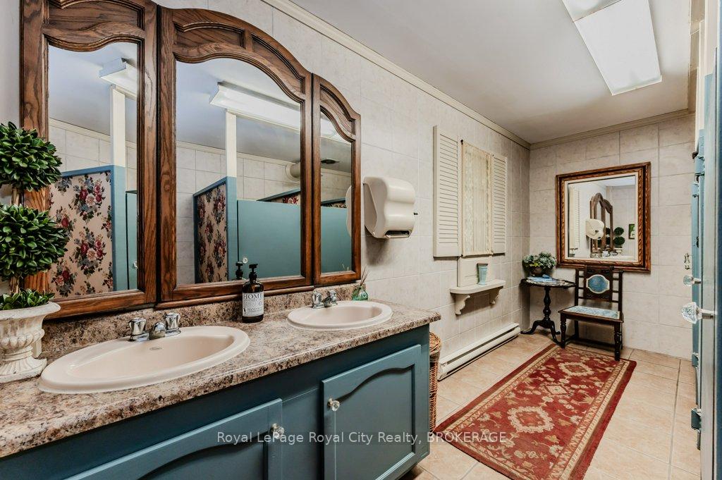 Photo 13 of 1303 Maryhill Road E, Woolwich, Breslau/Bloomingdale/Maryhill — HOMEH