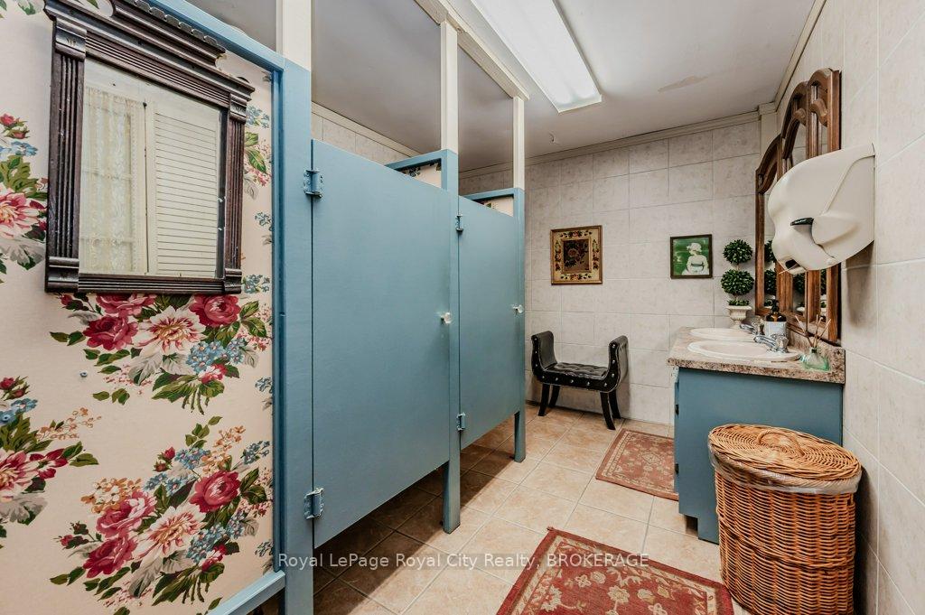 Photo 14 of 1303 Maryhill Road E, Woolwich, Breslau/Bloomingdale/Maryhill — HOMEH