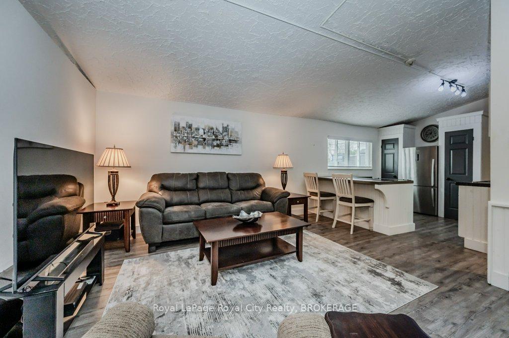 Photo 16 of 1303 Maryhill Road E, Woolwich, Breslau/Bloomingdale/Maryhill — HOMEH