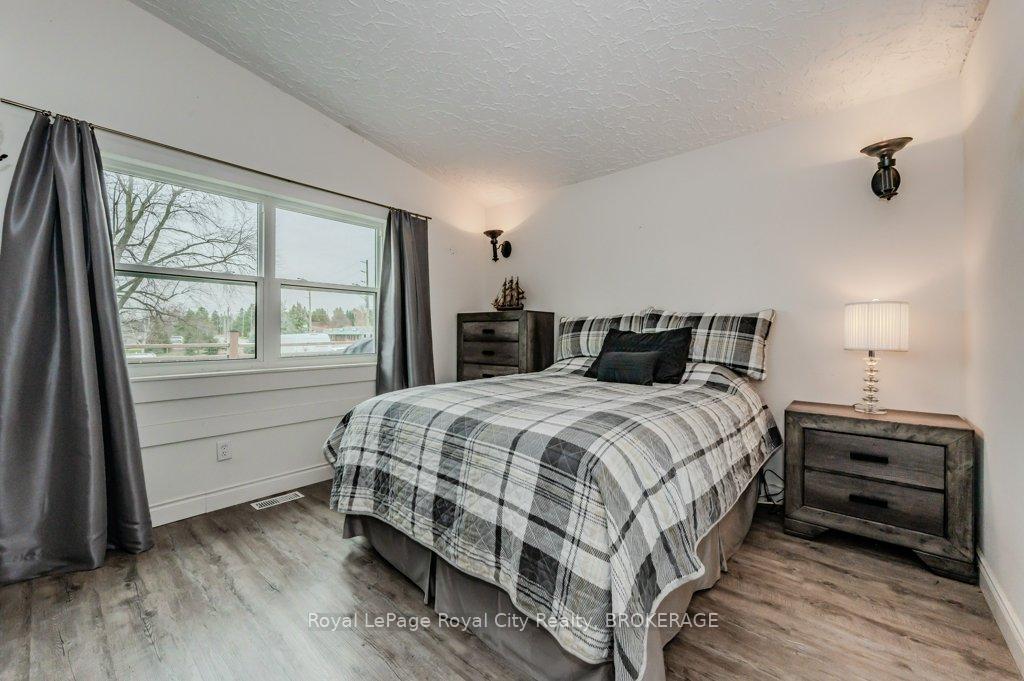 Photo 19 of 1303 Maryhill Road E, Woolwich, Breslau/Bloomingdale/Maryhill — HOMEH