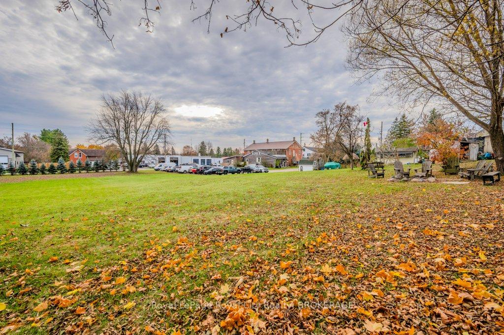 Photo 38 of 1303 Maryhill Road E, Woolwich, Breslau/Bloomingdale/Maryhill — HOMEH