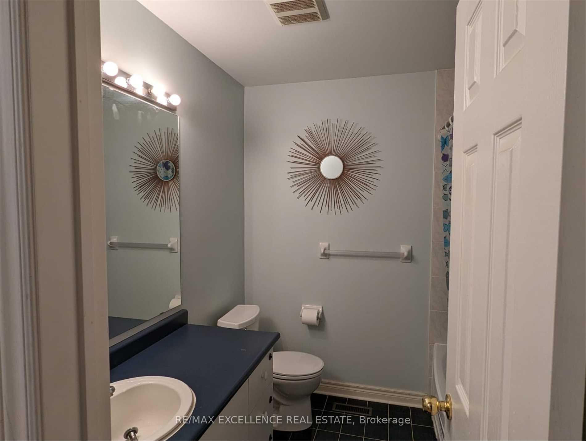 Photo 6 of 43 Foxchase Avenue, Vaughan, East Woodbridge — HOMEH