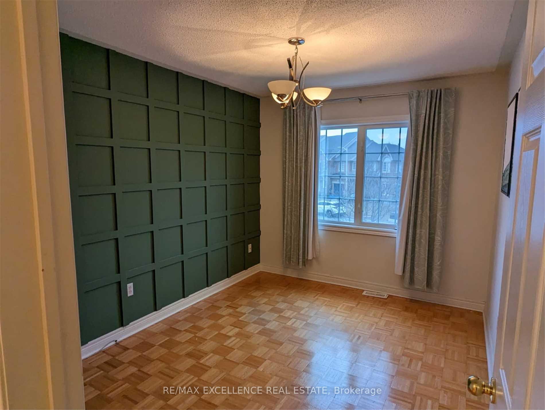 Photo 16 of 43 Foxchase Avenue, Vaughan, East Woodbridge — HOMEH
