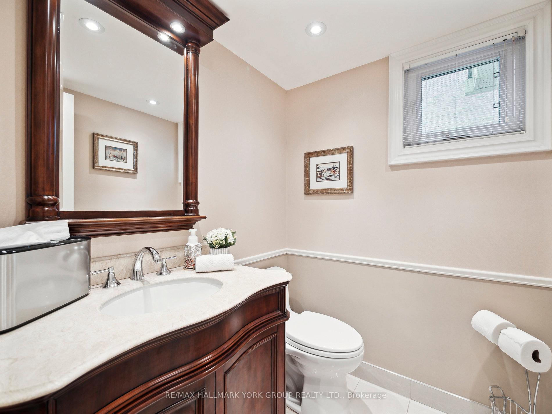 Photo 15 of 18 Mowatt Court, Markham, Thornlea — HOMEH