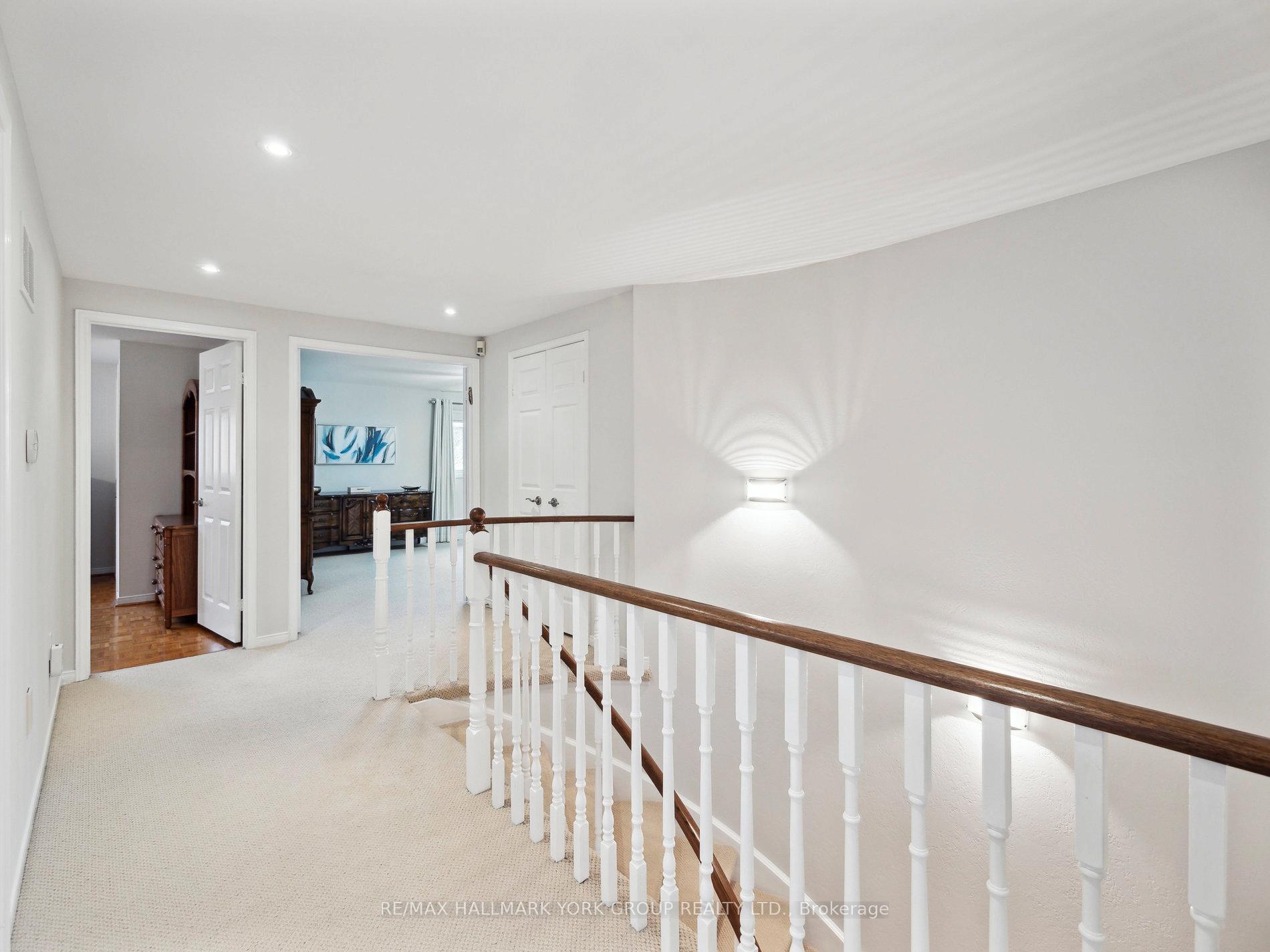 Photo 17 of 18 Mowatt Court, Markham, Thornlea — HOMEH