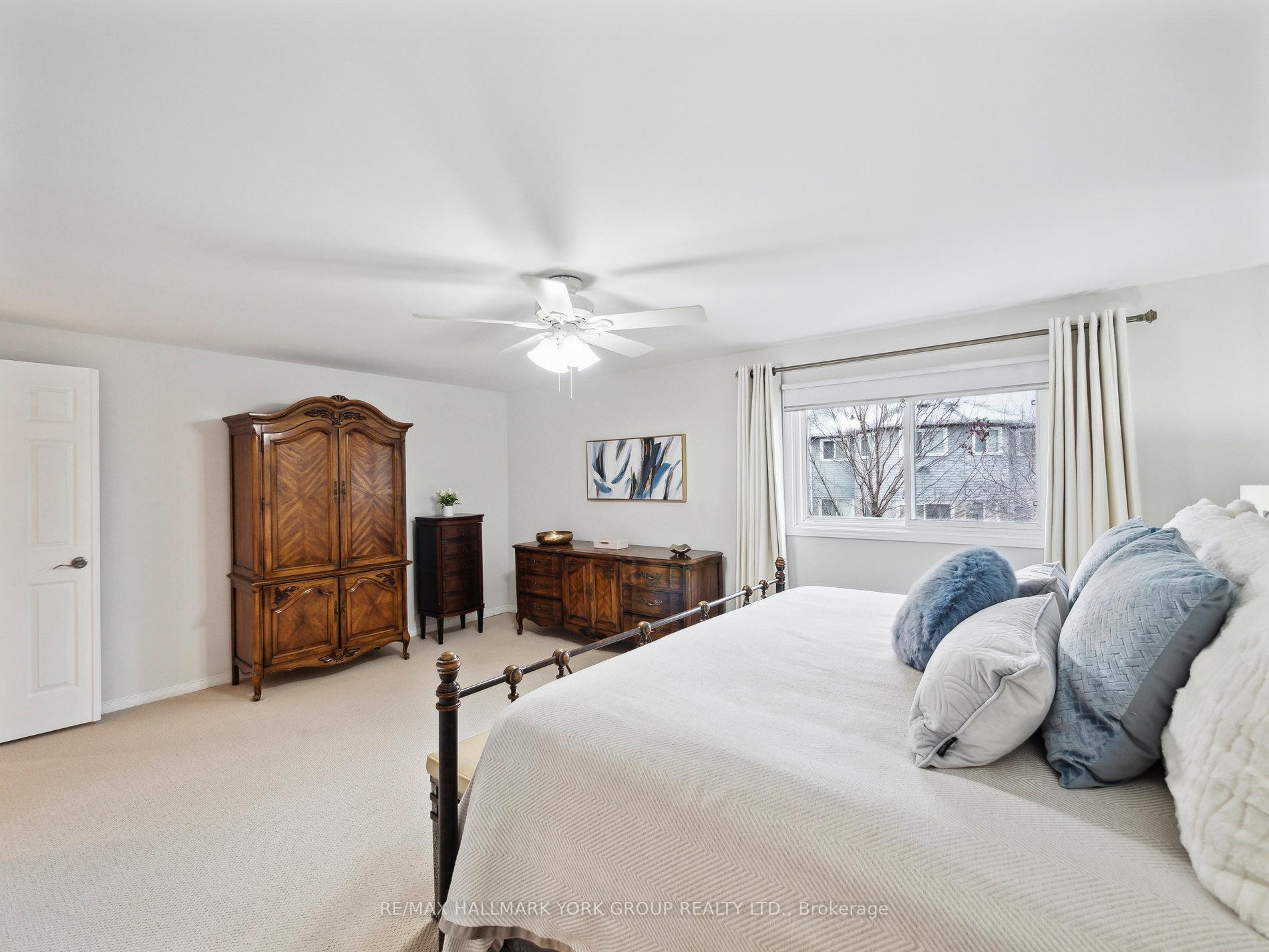 Photo 19 of 18 Mowatt Court, Markham, Thornlea — HOMEH
