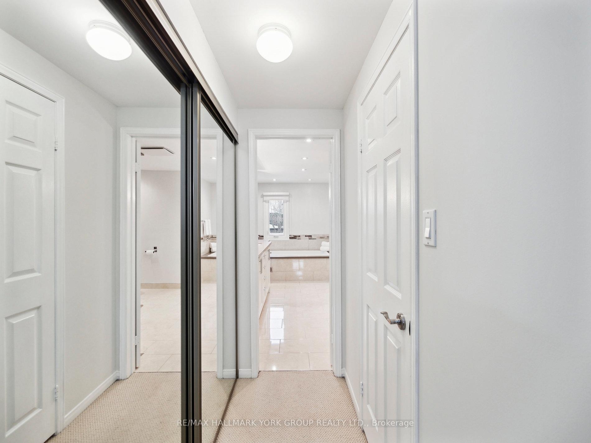 Photo 20 of 18 Mowatt Court, Markham, Thornlea — HOMEH