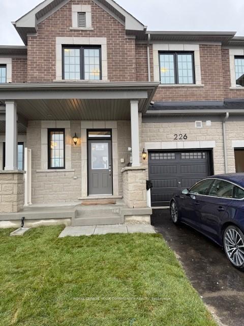 Photo 2 of 226 Greer Street, Barrie, Rural Barrie Southeast — HOMEH