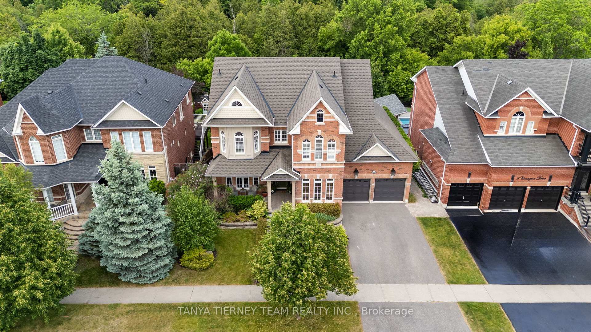 Photo 2 of 11 Covington Drive, Whitby, Brooklin — HOMEH