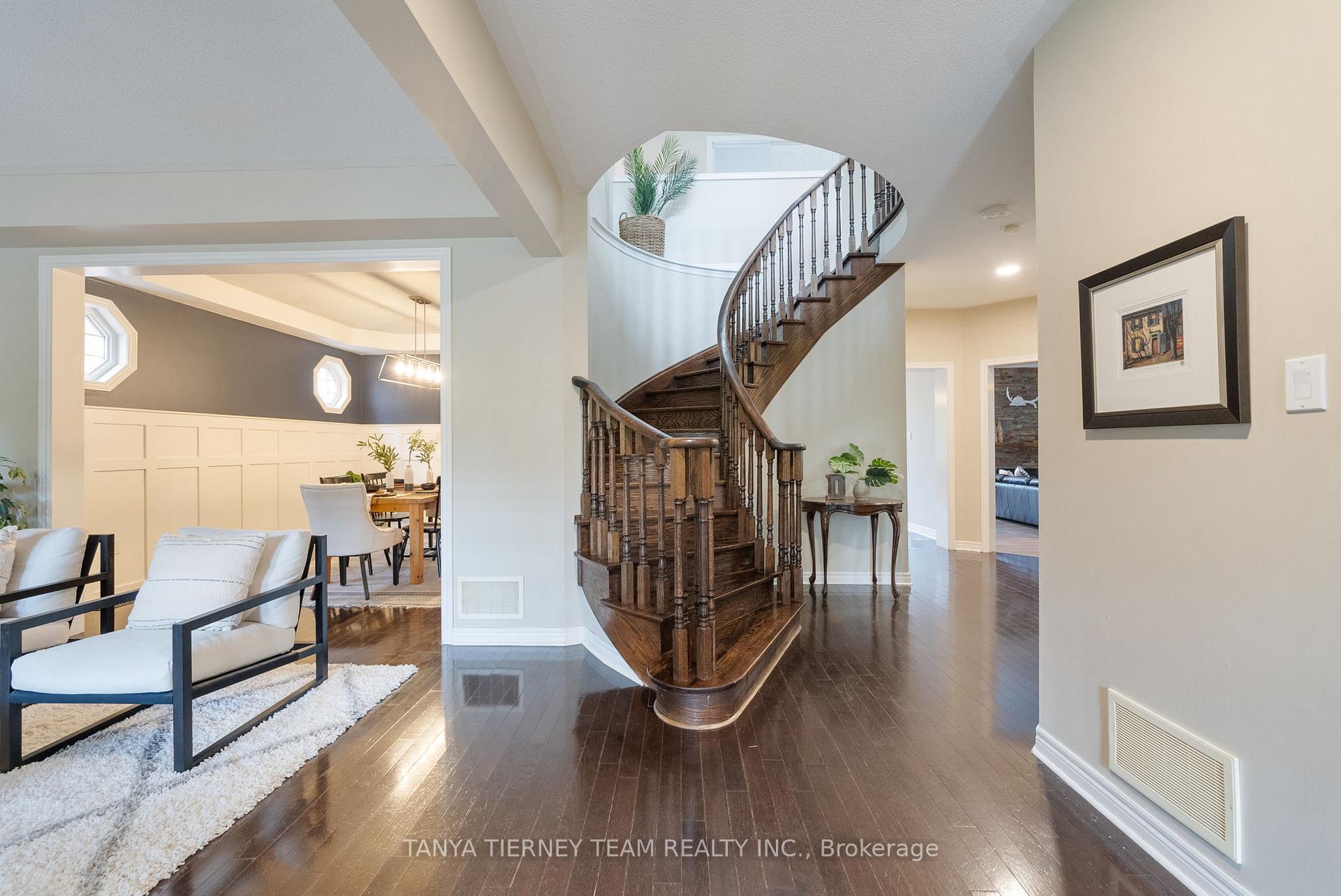 Photo 8 of 11 Covington Drive, Whitby, Brooklin — HOMEH