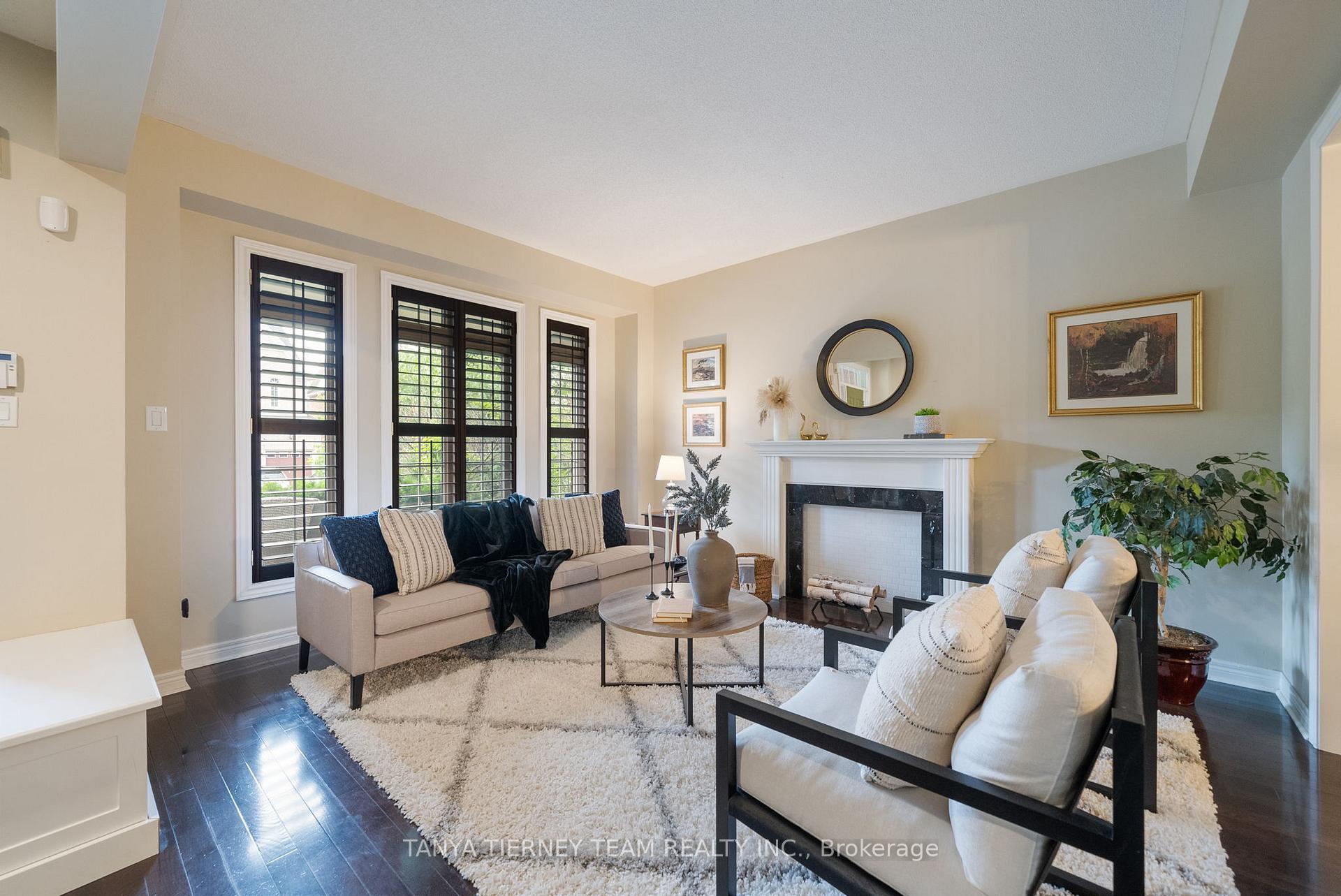 Photo 9 of 11 Covington Drive, Whitby, Brooklin — HOMEH
