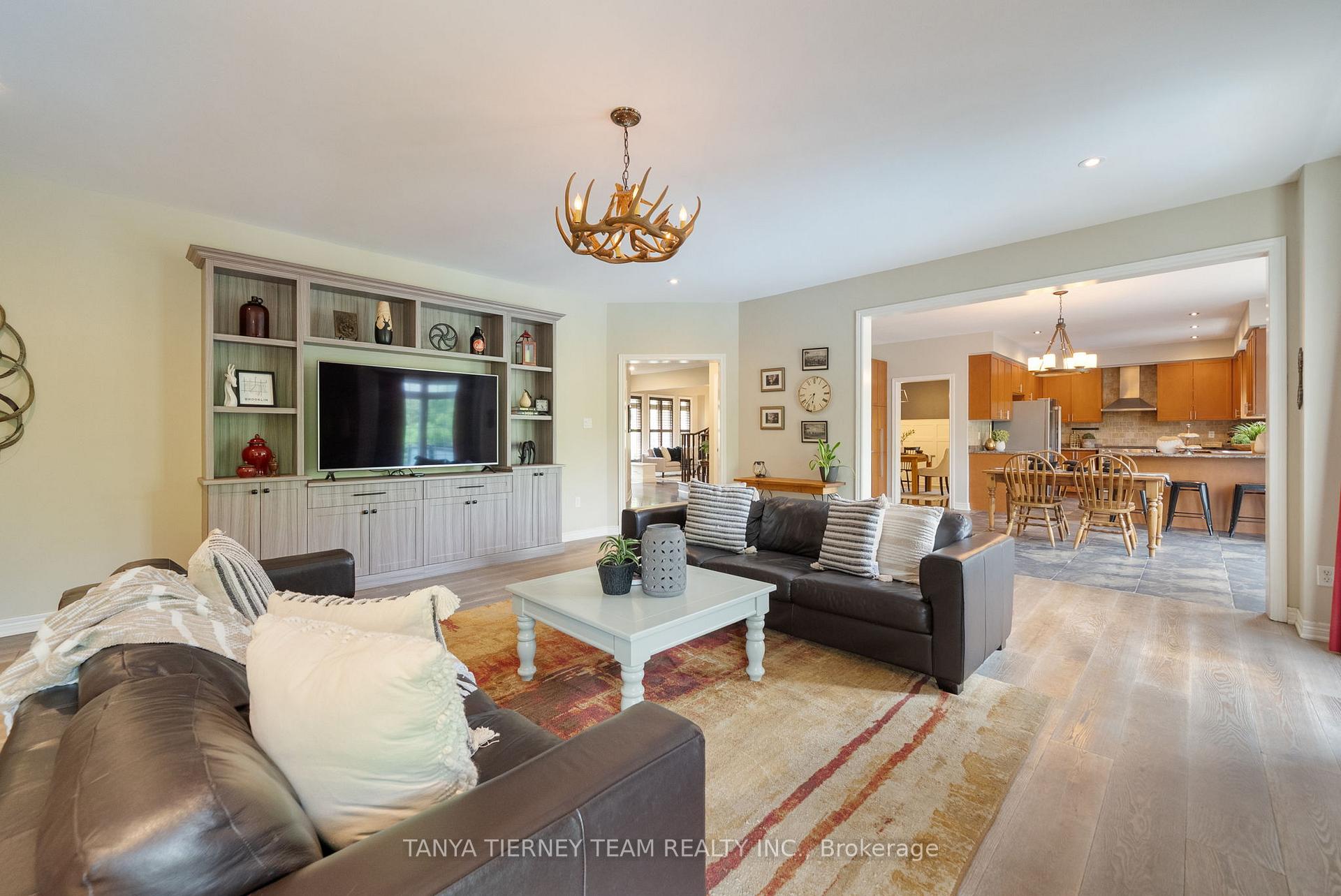 Photo 14 of 11 Covington Drive, Whitby, Brooklin — HOMEH