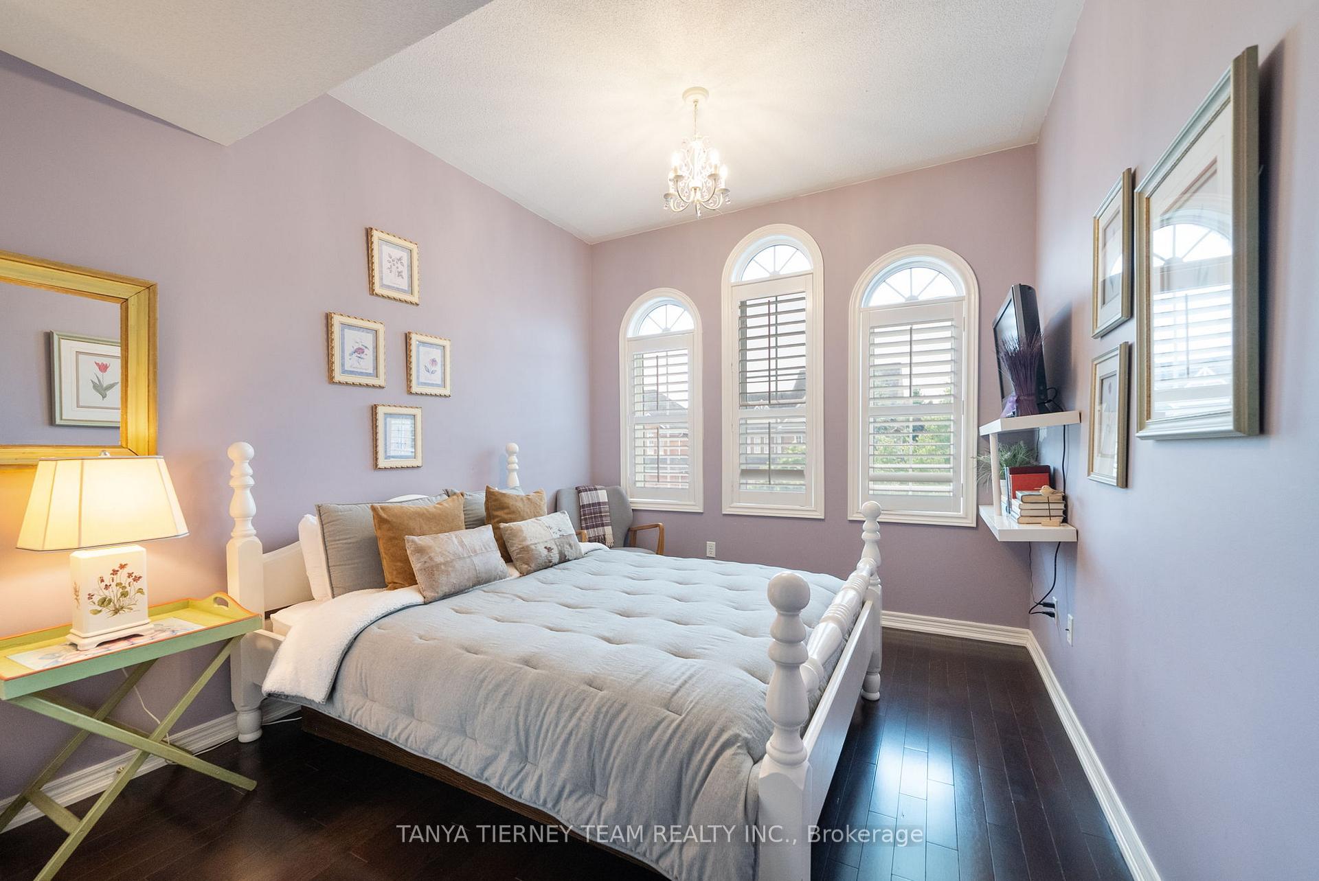 Photo 27 of 11 Covington Drive, Whitby, Brooklin — HOMEH
