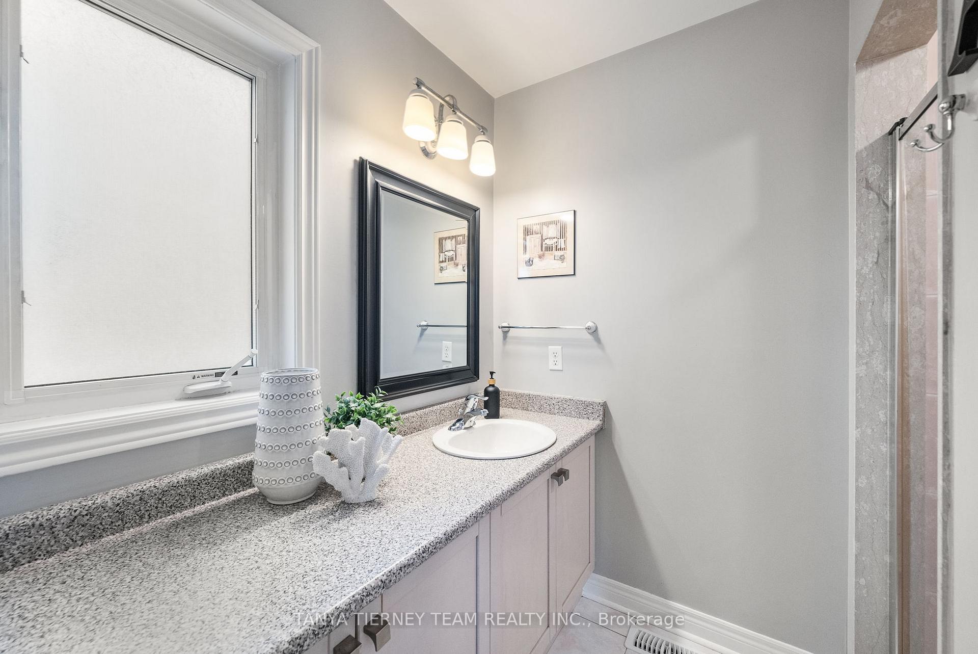Photo 29 of 11 Covington Drive, Whitby, Brooklin — HOMEH