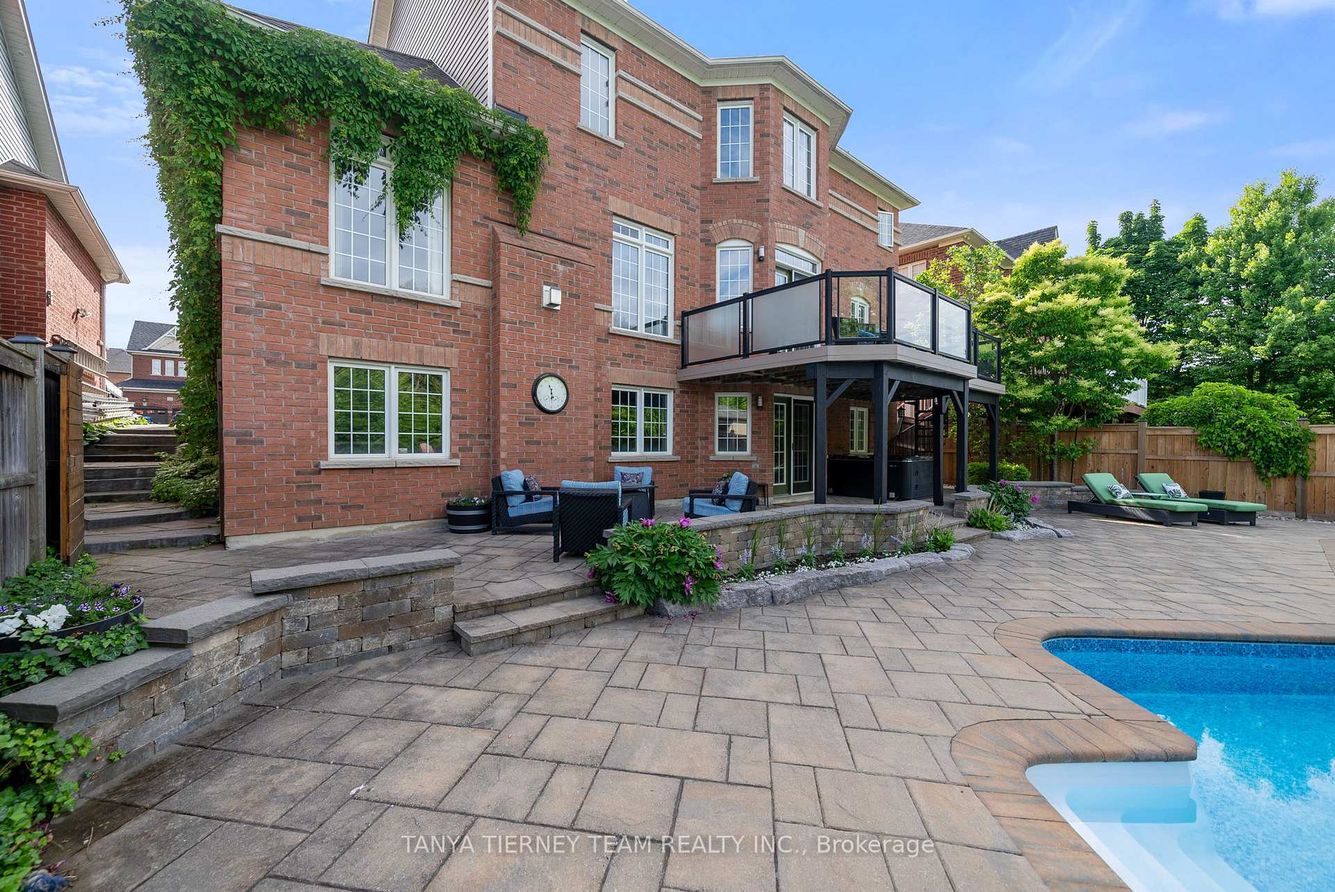 Photo 42 of 11 Covington Drive, Whitby, Brooklin — HOMEH
