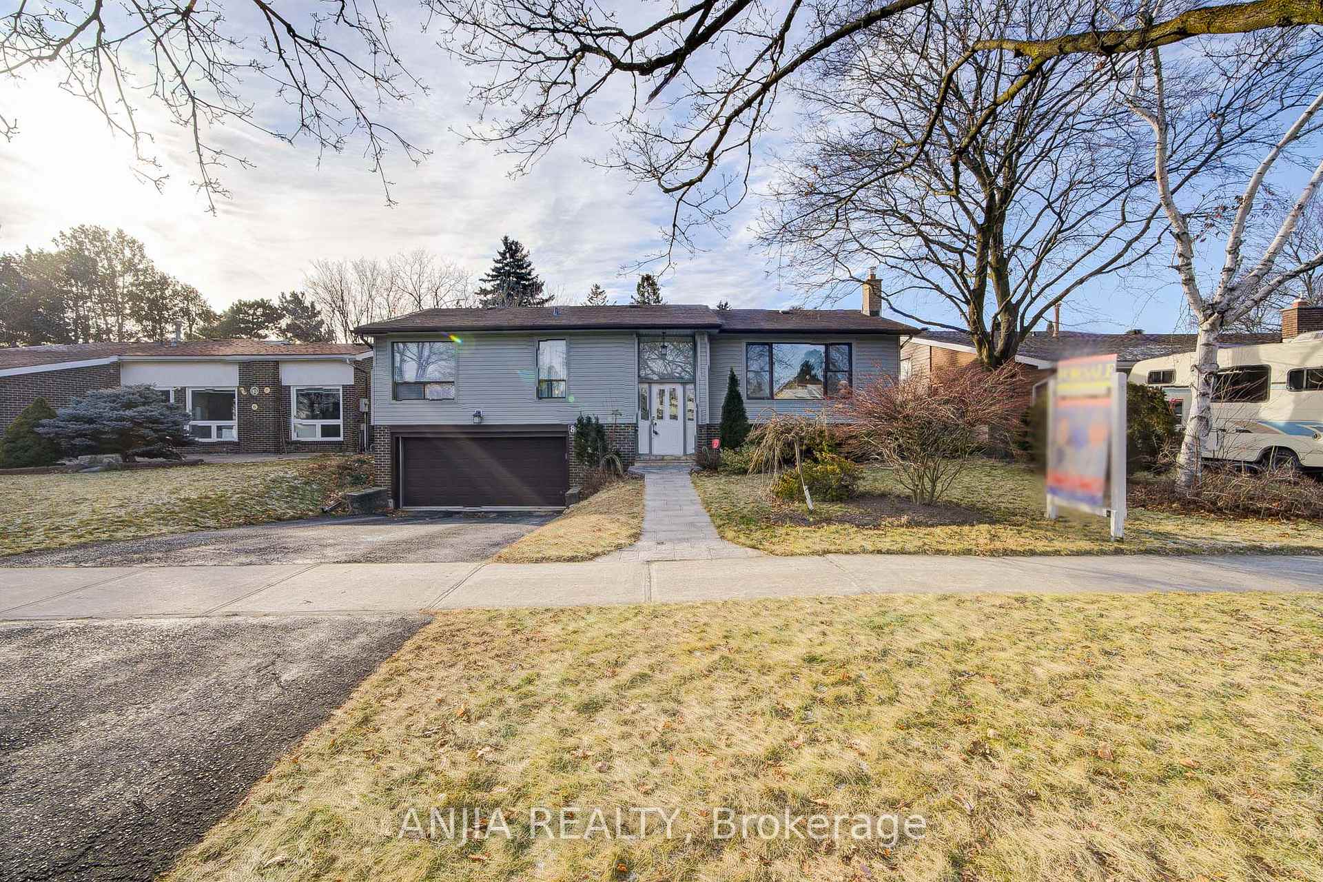 Photo 1 of 82 Wootten Way N, Markham, Markham Village — HOMEH