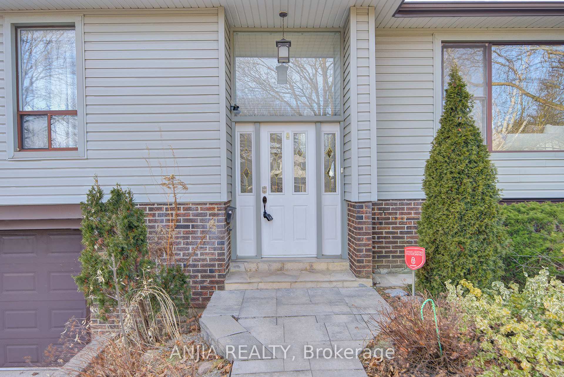 Photo 3 of 82 Wootten Way N, Markham, Markham Village — HOMEH
