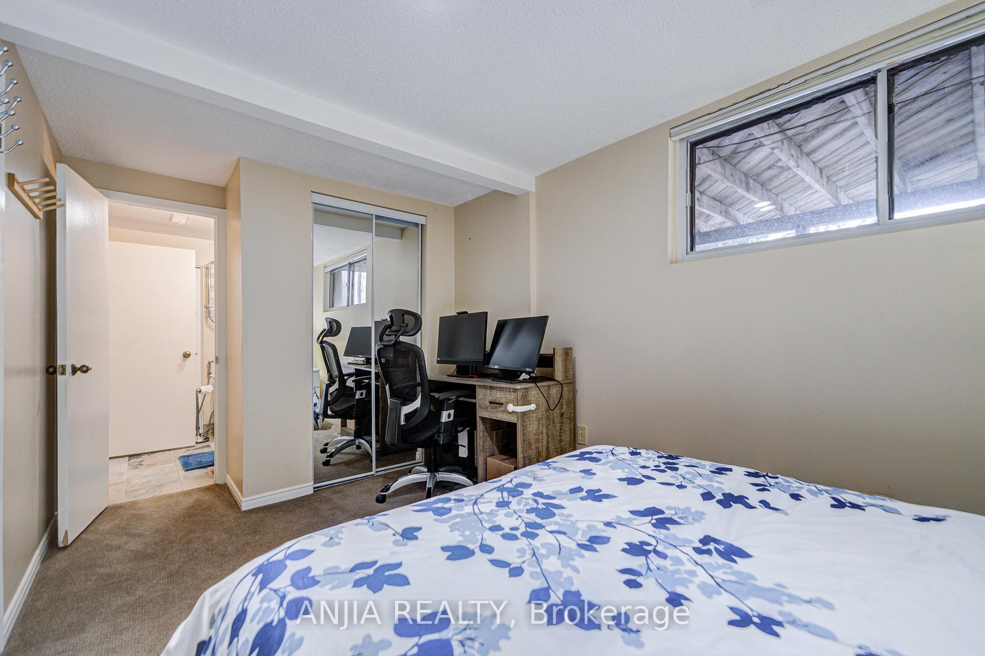 Photo 28 of 82 Wootten Way N, Markham, Markham Village — HOMEH