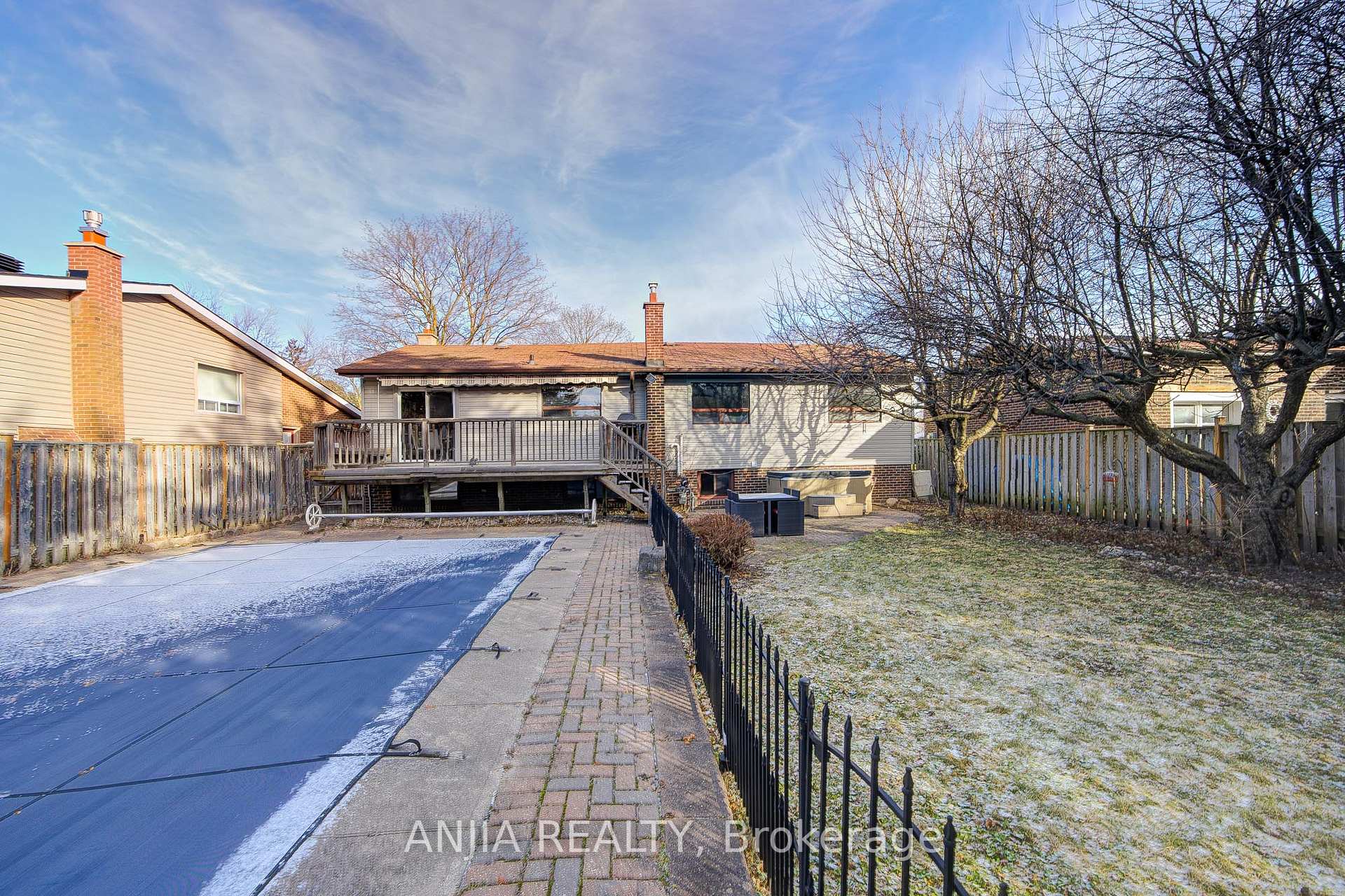 Photo 35 of 82 Wootten Way N, Markham, Markham Village — HOMEH