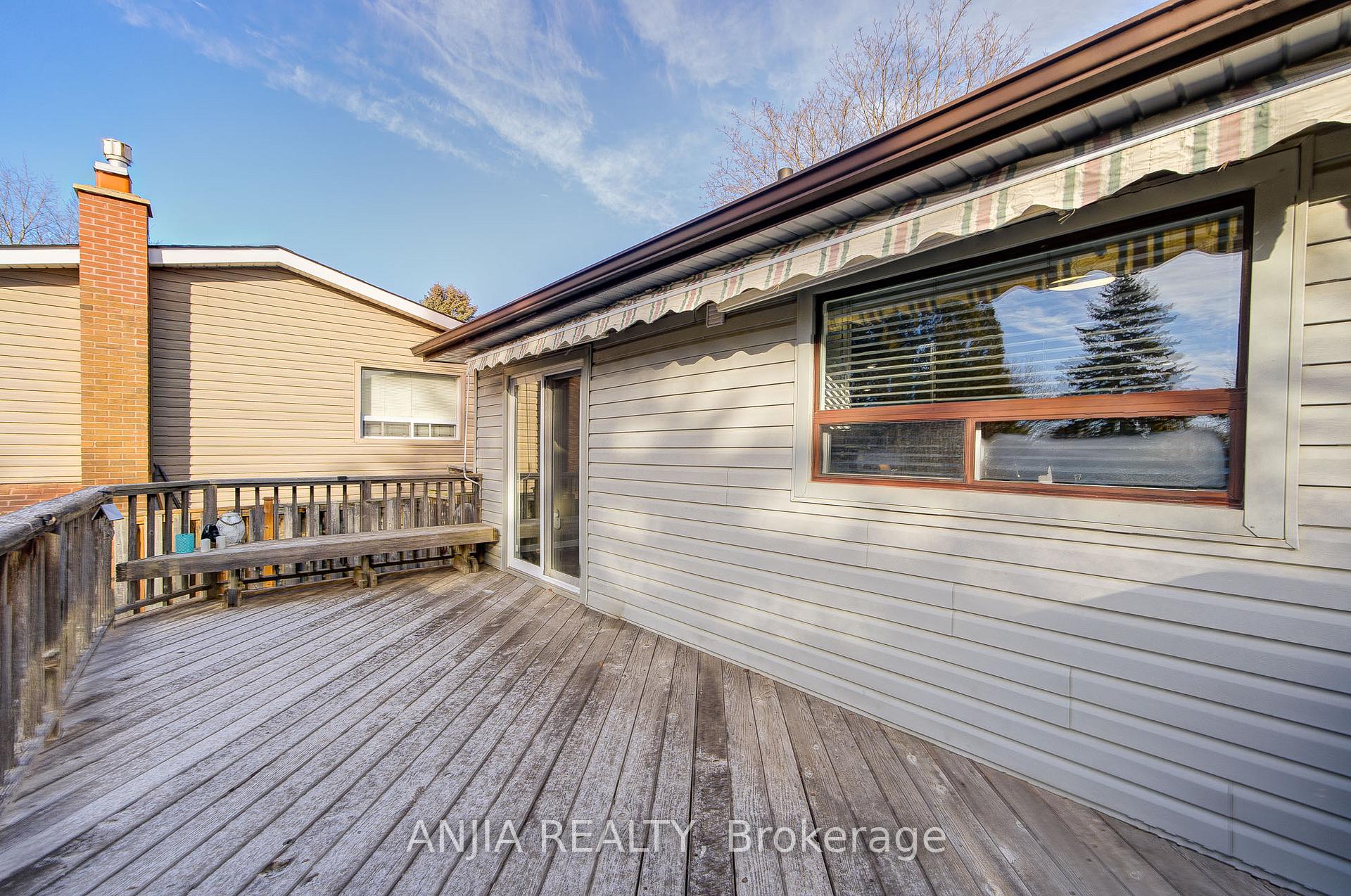 Photo 39 of 82 Wootten Way N, Markham, Markham Village — HOMEH