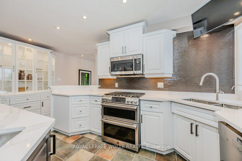 Photo 10 of 25 Rhine Meadow Road, Woolwich — HOMEH