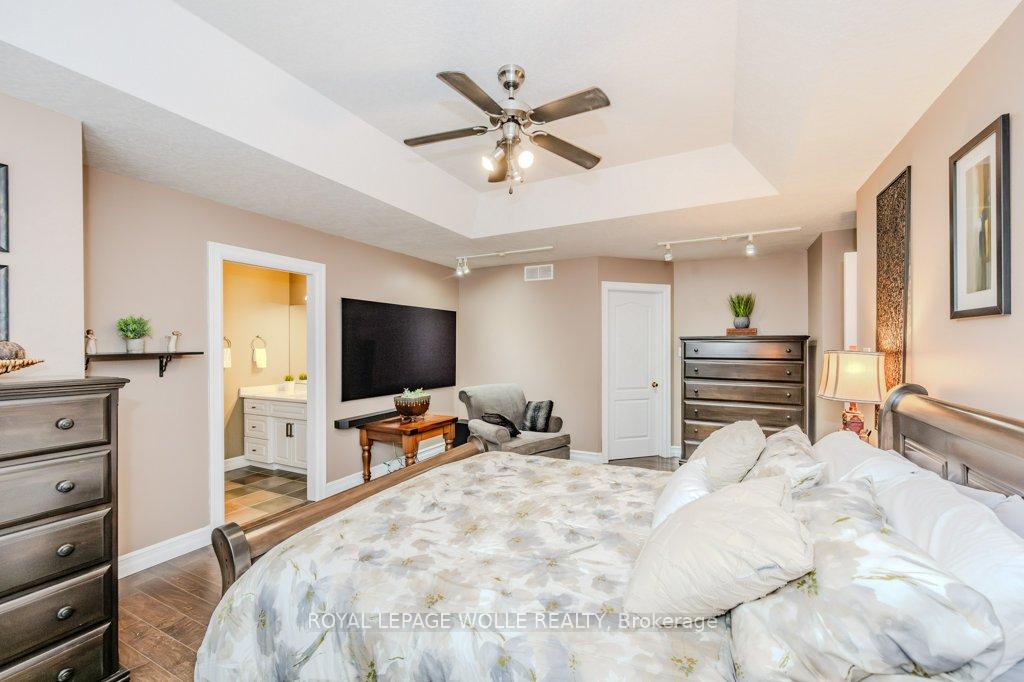 Photo 17 of 25 Rhine Meadow Road, Woolwich — HOMEH