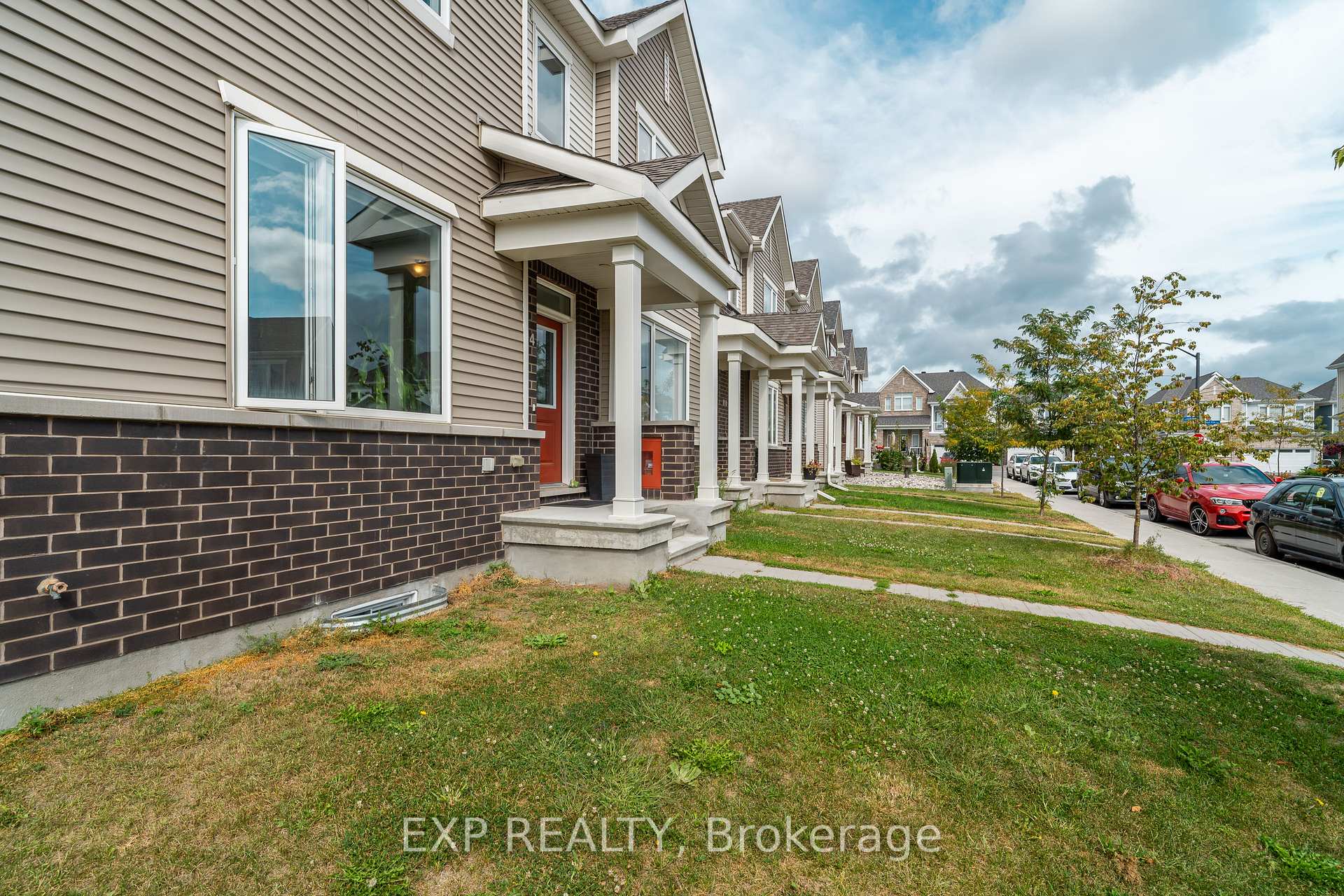 Photo 3 of 814 Horseshoe Falls Way, Ottawa, Barrhaven - Heritage Park — HOMEH