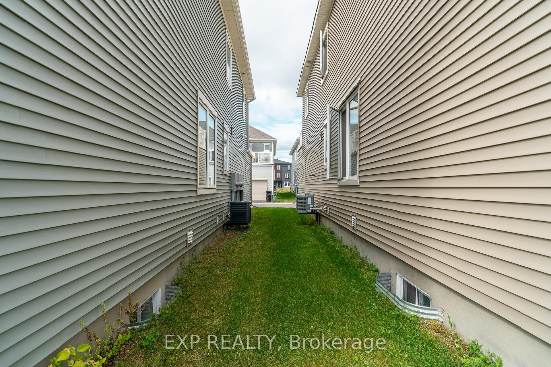 Photo 5 of 814 Horseshoe Falls Way, Ottawa, Barrhaven - Heritage Park — HOMEH