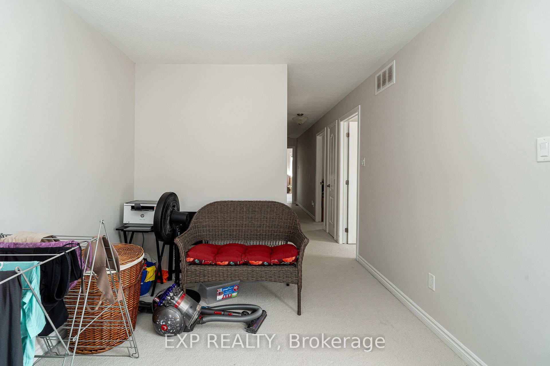 Photo 18 of 814 Horseshoe Falls Way, Ottawa, Barrhaven - Heritage Park — HOMEH