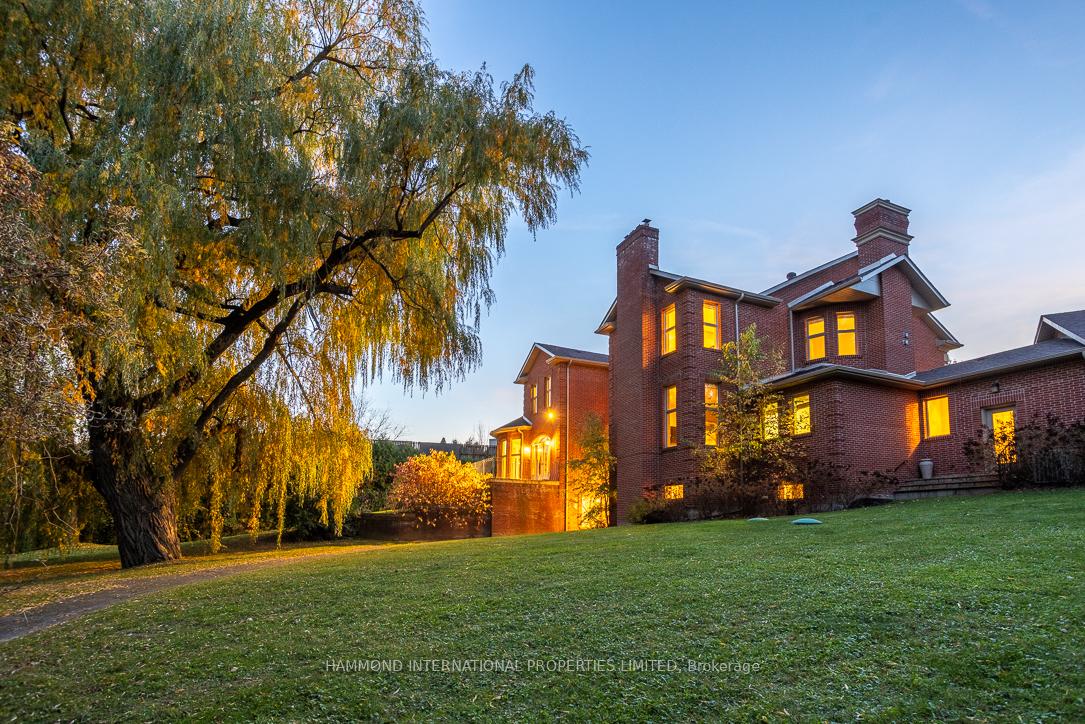 Photo 3 of 53 Macamo Court, Vaughan, Rural Vaughan — HOMEH