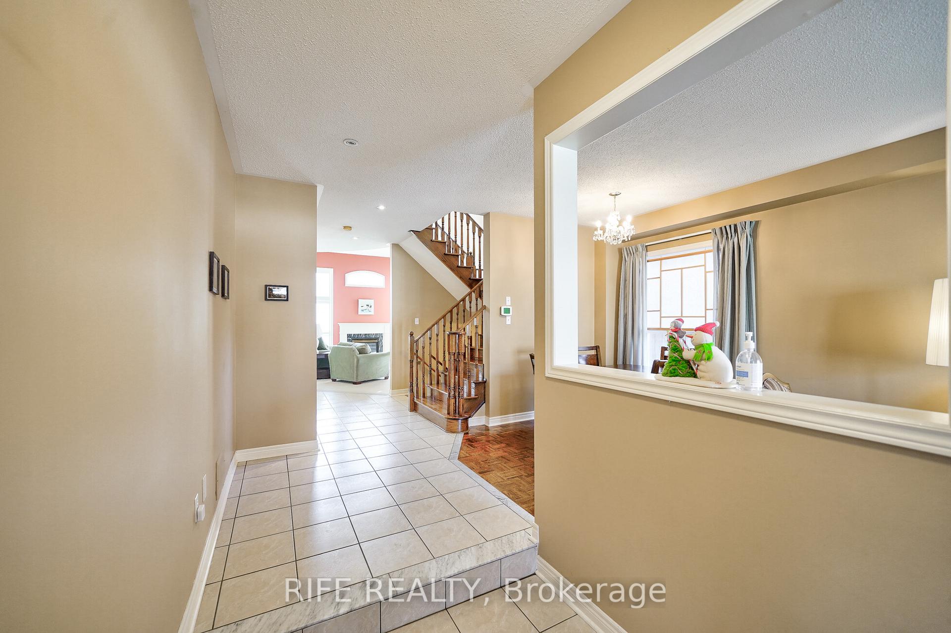 Photo 2 of 226 Ridgecrest Road, Markham, Berczy — HOMEH
