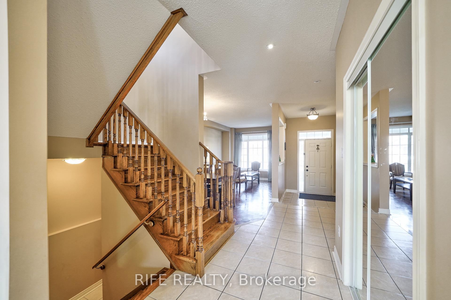 Photo 5 of 226 Ridgecrest Road, Markham, Berczy — HOMEH