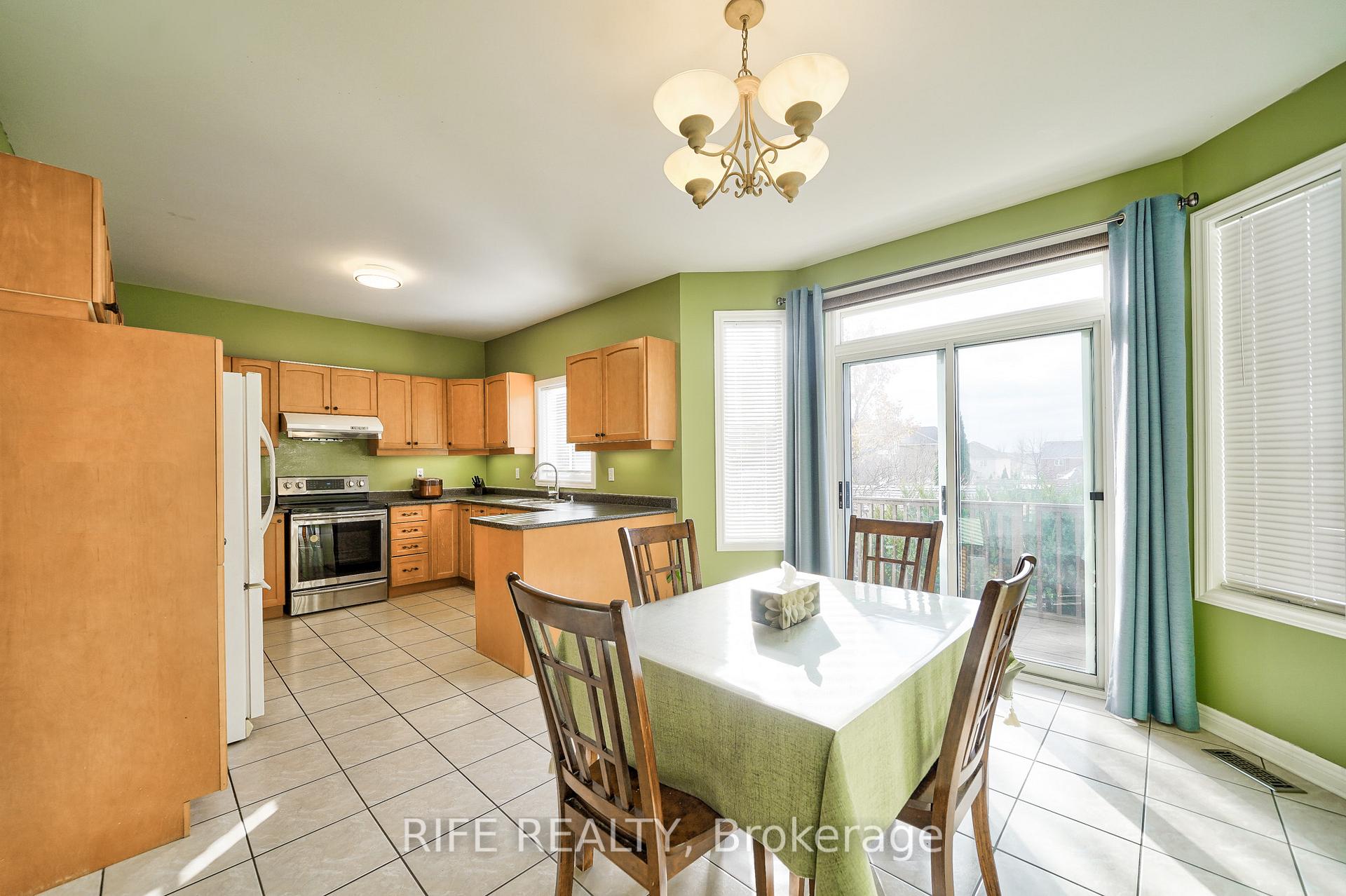 Photo 9 of 226 Ridgecrest Road, Markham, Berczy — HOMEH