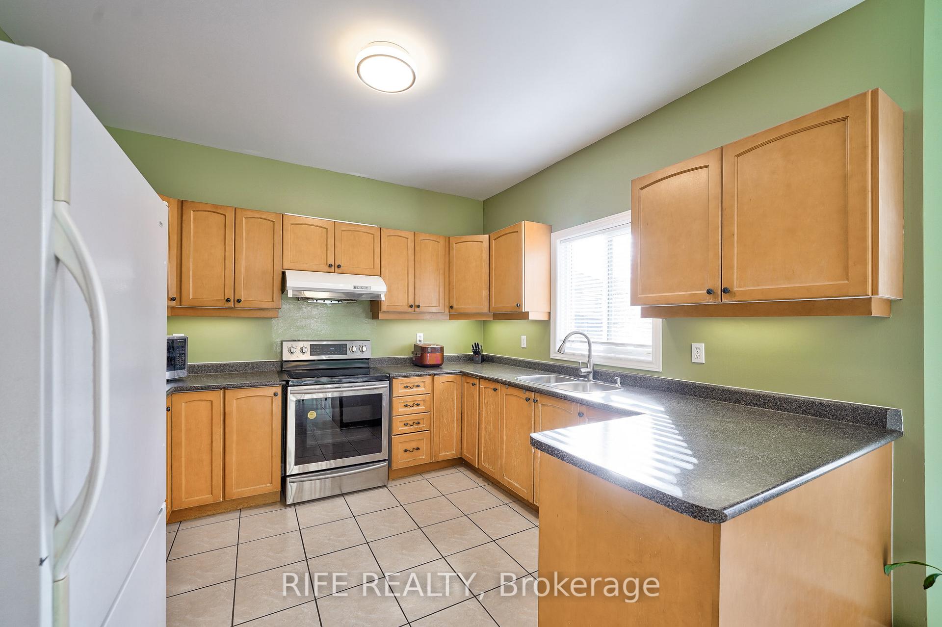 Photo 10 of 226 Ridgecrest Road, Markham, Berczy — HOMEH