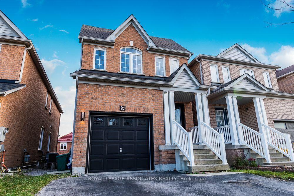Photo 3 of 9 Charles Brown Road, Markham, Cedarwood — HOMEH