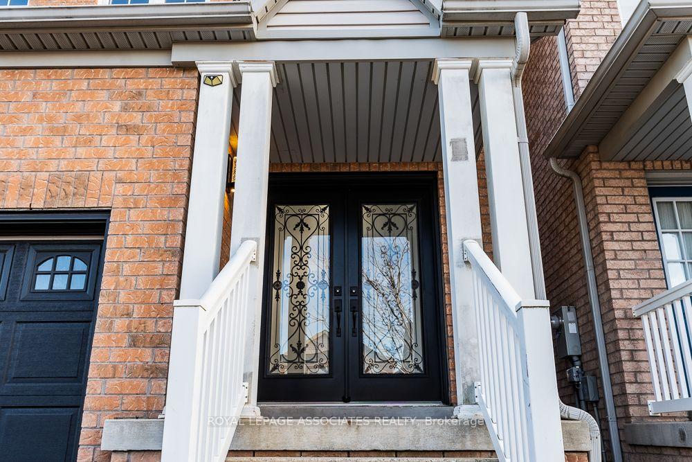 Photo 5 of 9 Charles Brown Road, Markham, Cedarwood — HOMEH