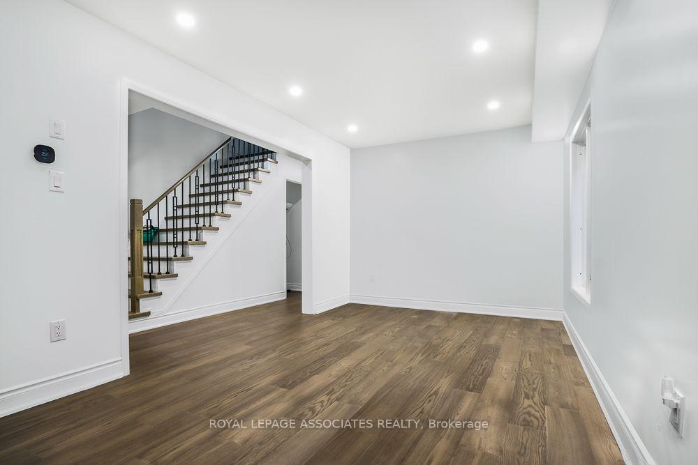 Photo 10 of 9 Charles Brown Road, Markham, Cedarwood — HOMEH