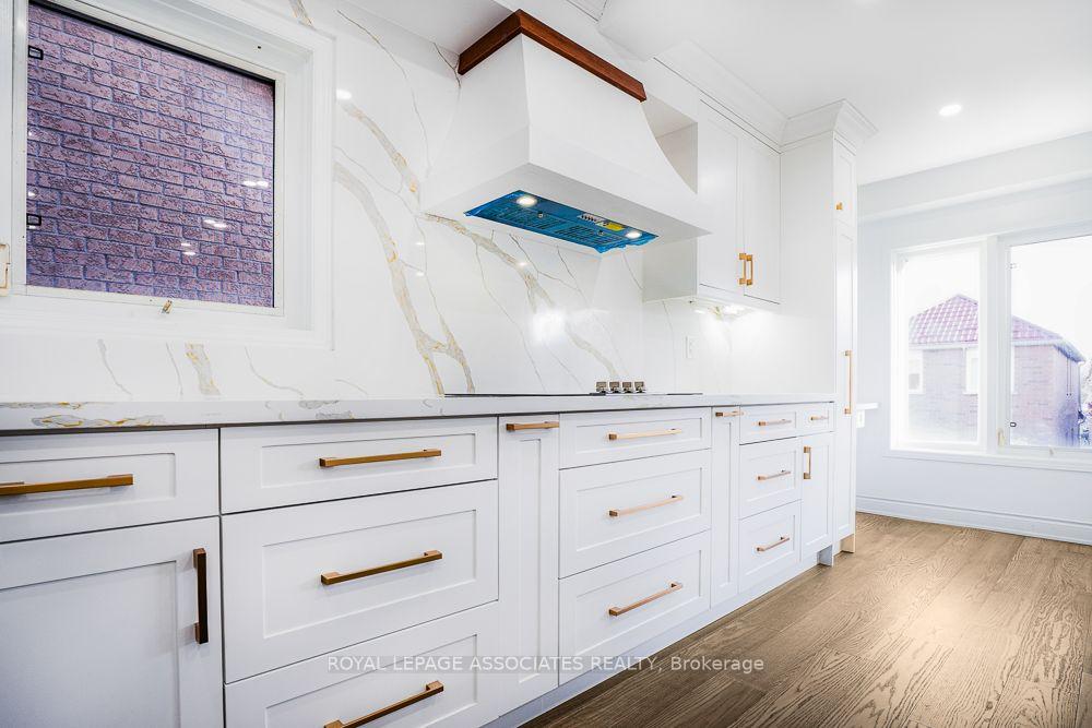 Photo 15 of 9 Charles Brown Road, Markham, Cedarwood — HOMEH