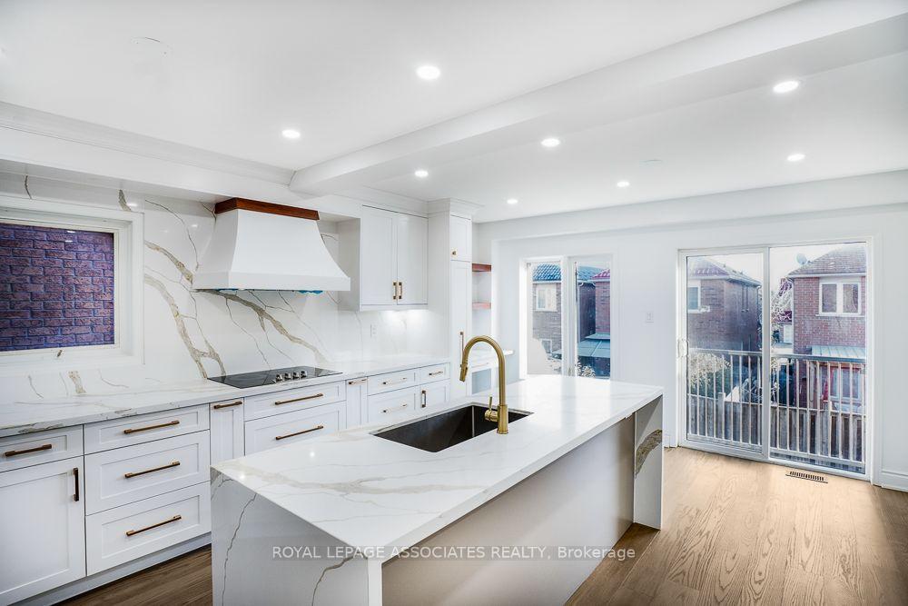 Photo 16 of 9 Charles Brown Road, Markham, Cedarwood — HOMEH
