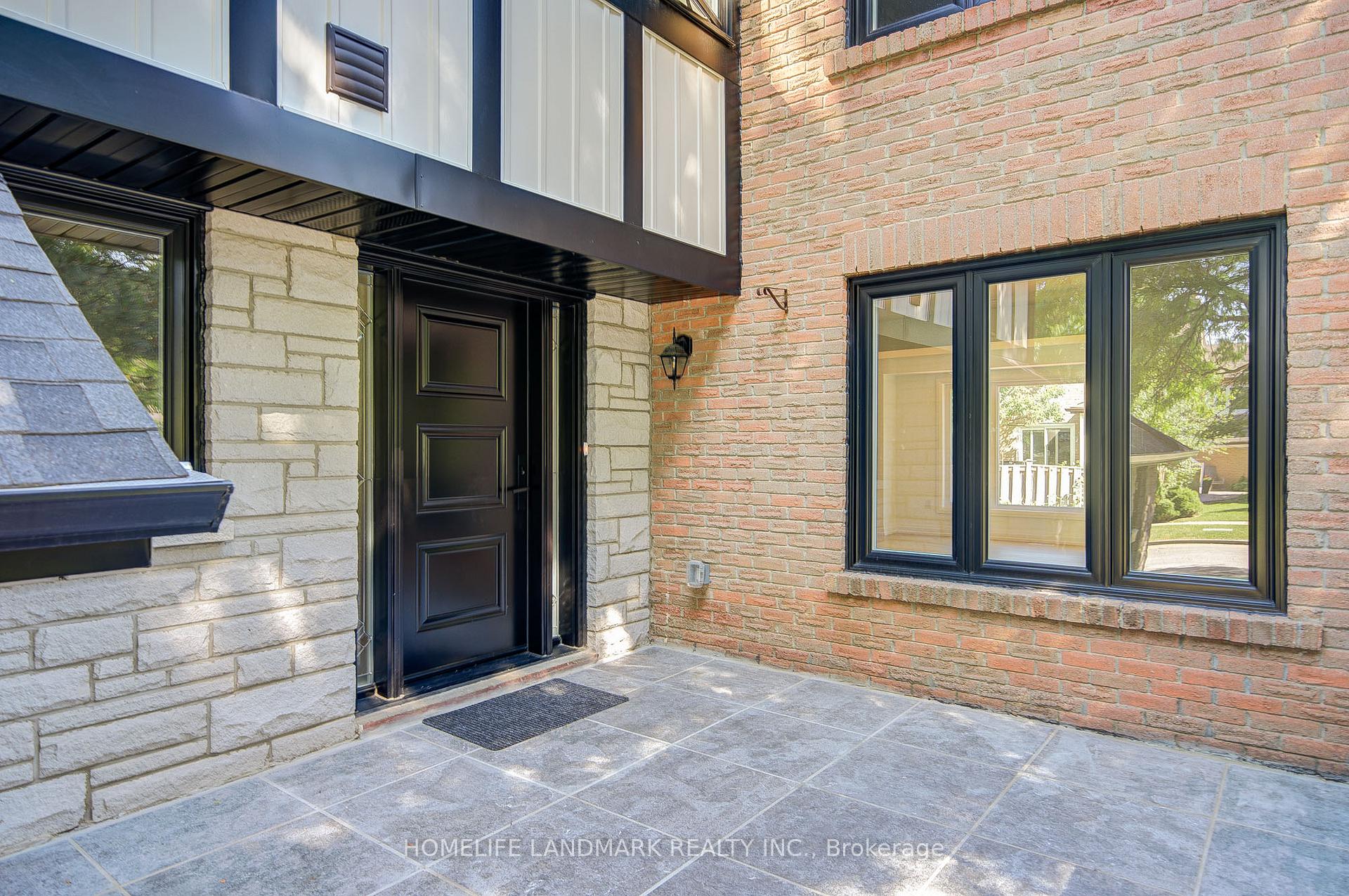 Photo 5 of 6 Eddy Green Court, Vaughan, Brownridge — HOMEH