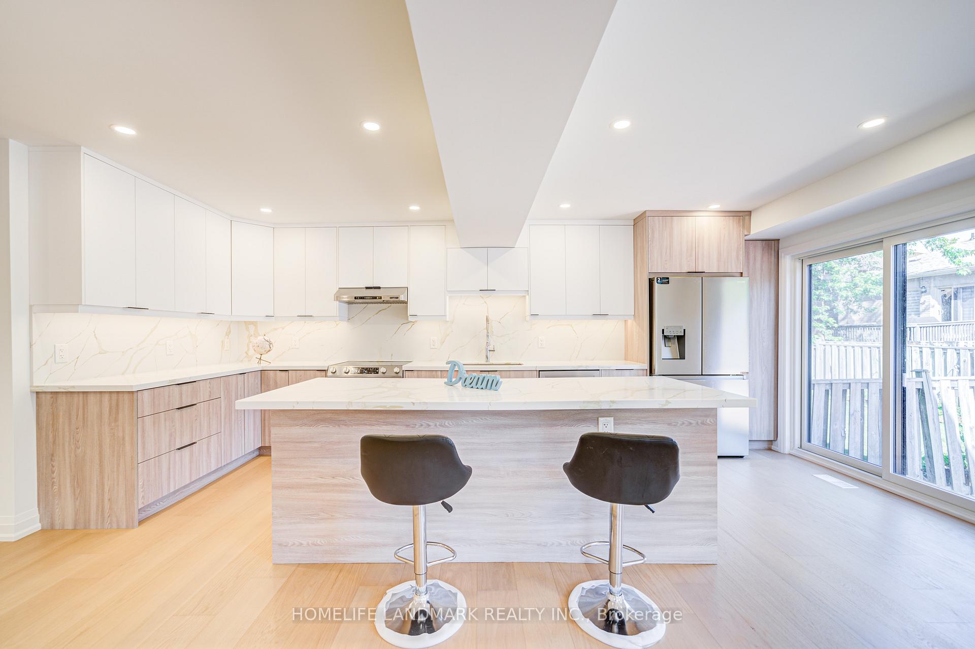 Photo 6 of 6 Eddy Green Court, Vaughan, Brownridge — HOMEH