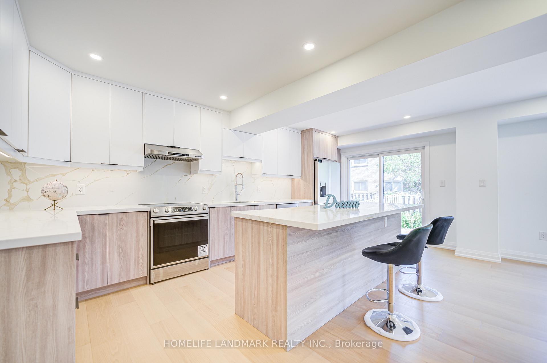 Photo 7 of 6 Eddy Green Court, Vaughan, Brownridge — HOMEH