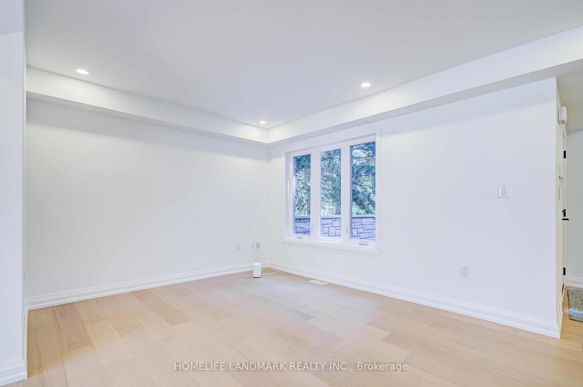 Photo 9 of 6 Eddy Green Court, Vaughan, Brownridge — HOMEH