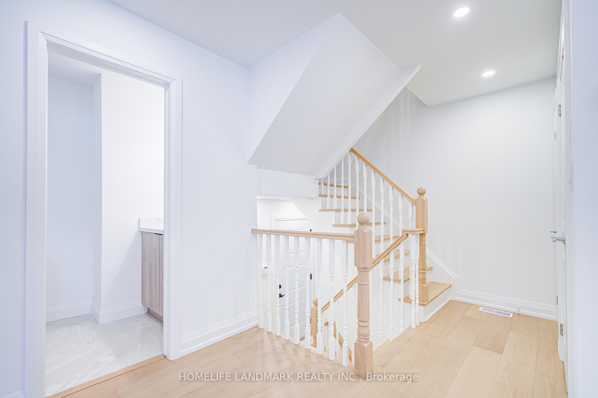 Photo 14 of 6 Eddy Green Court, Vaughan, Brownridge — HOMEH